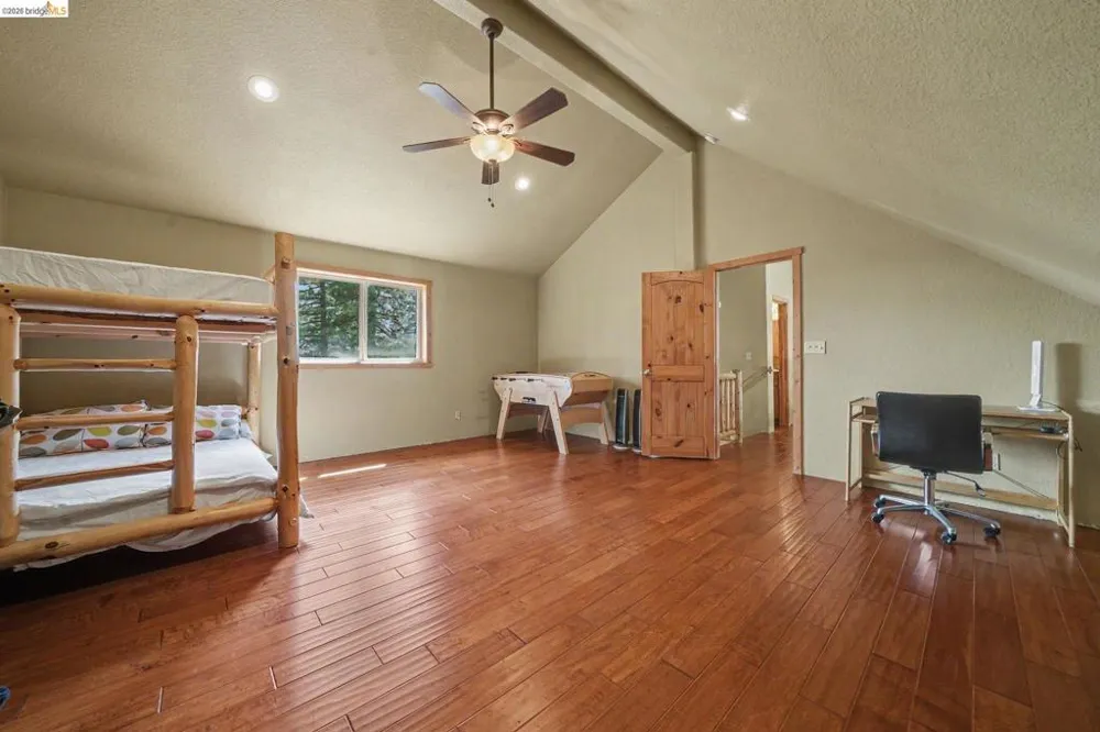 1361 Summit View Rd Arnold, CA 95223