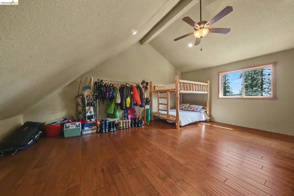 1361 Summit View Rd Arnold, CA 95223