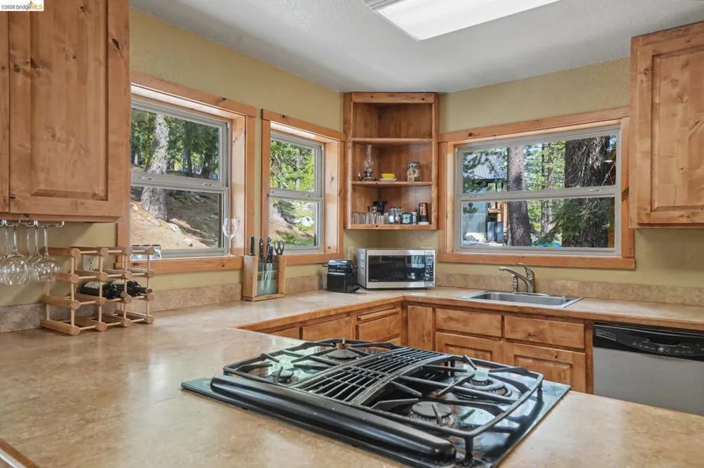 1361 Summit View Rd Arnold, CA 95223