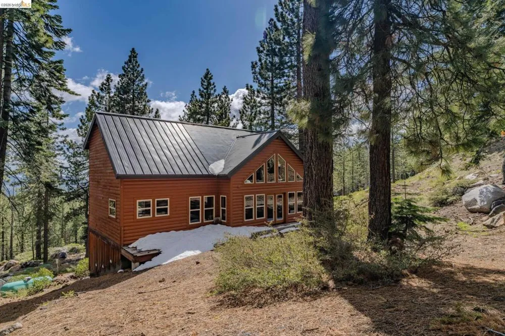 1361 Summit View Rd Arnold, CA 95223
