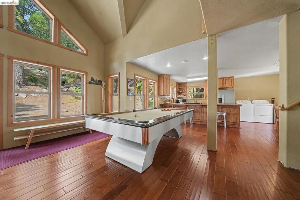 1361 Summit View Rd Arnold, CA 95223