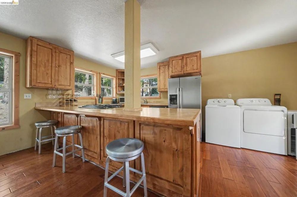 1361 Summit View Rd Arnold, CA 95223