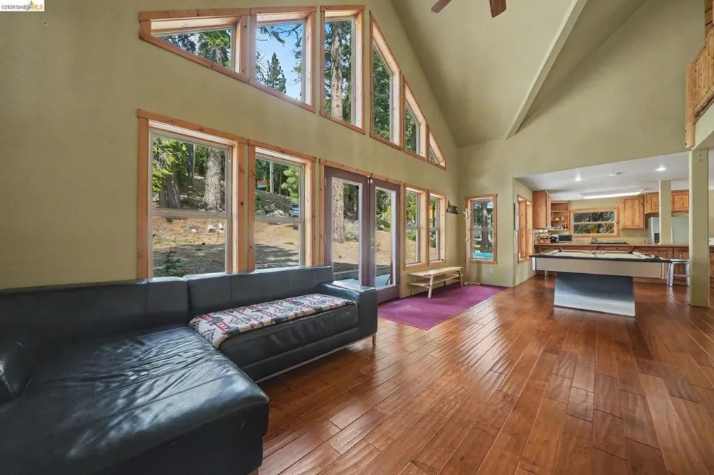 1361 Summit View Rd Arnold, CA 95223