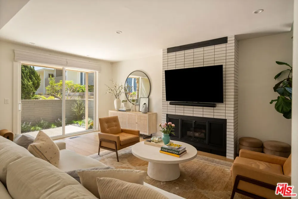 4707 La Villa Marina #J Marina del Rey, CA 90292