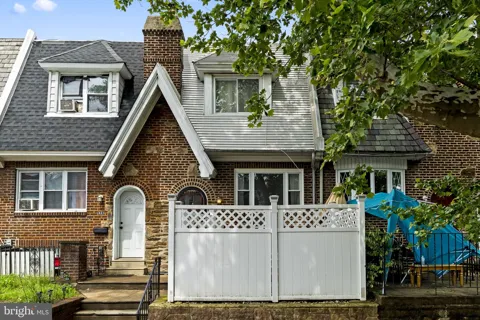 923 ANCHOR STREET