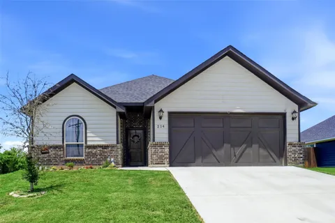 214 Clover Circle