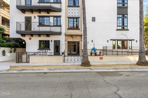 139 S Oak Knoll Avenue #102