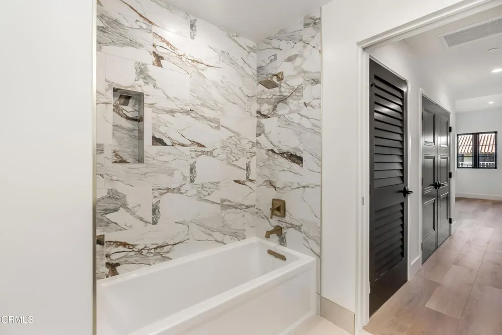 139 S Oak Knoll Avenue #102 Pasadena, CA 91101