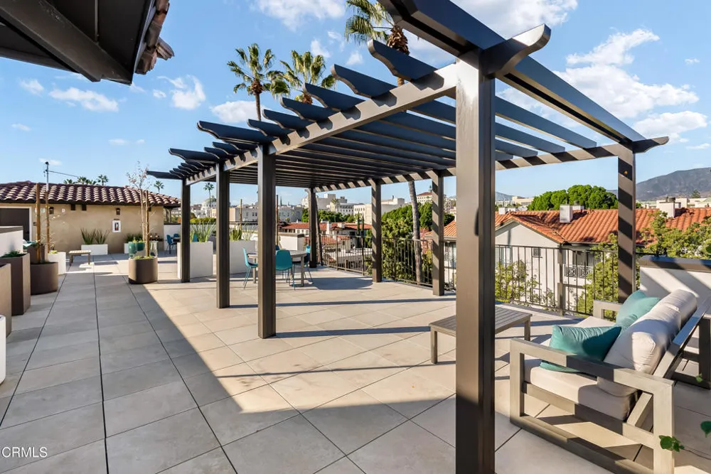 139 S Oak Knoll Avenue #102 Pasadena, CA 91101