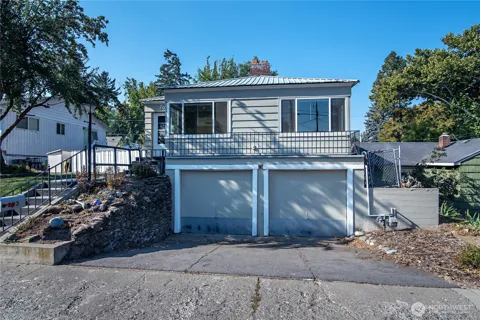 203 Walnut Street