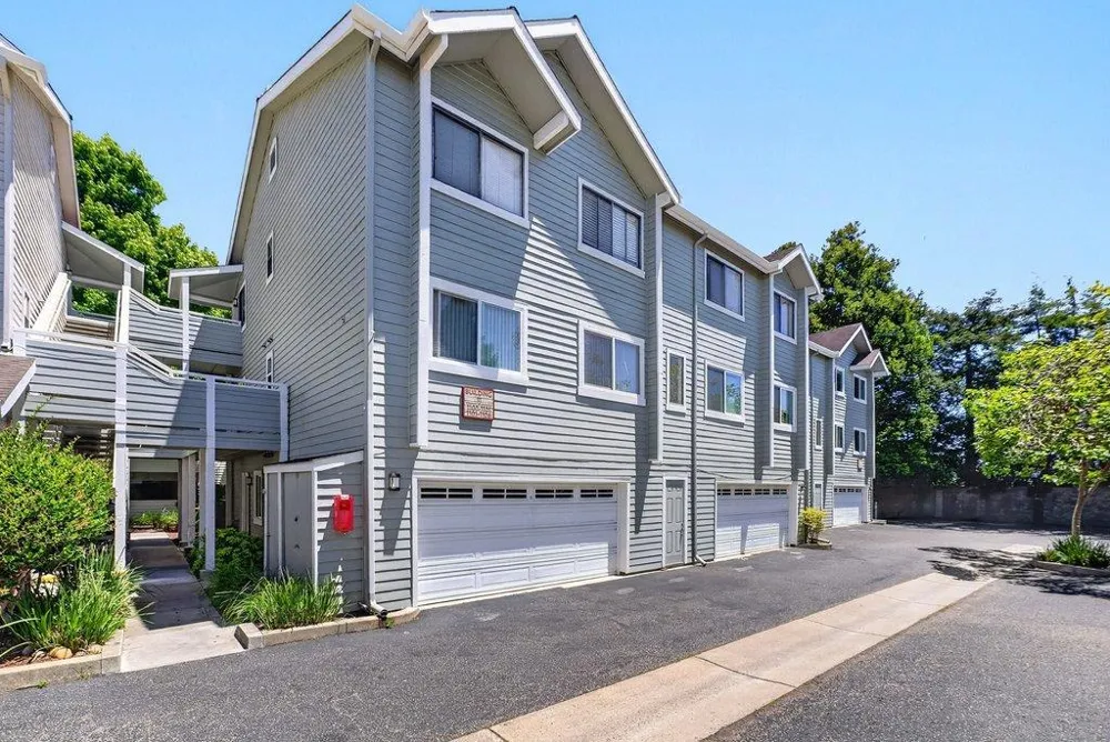 41 Grandview Street #1101 Santa Cruz, CA 95060