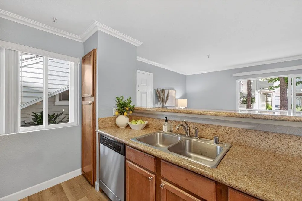 41 Grandview Street #1101 Santa Cruz, CA 95060