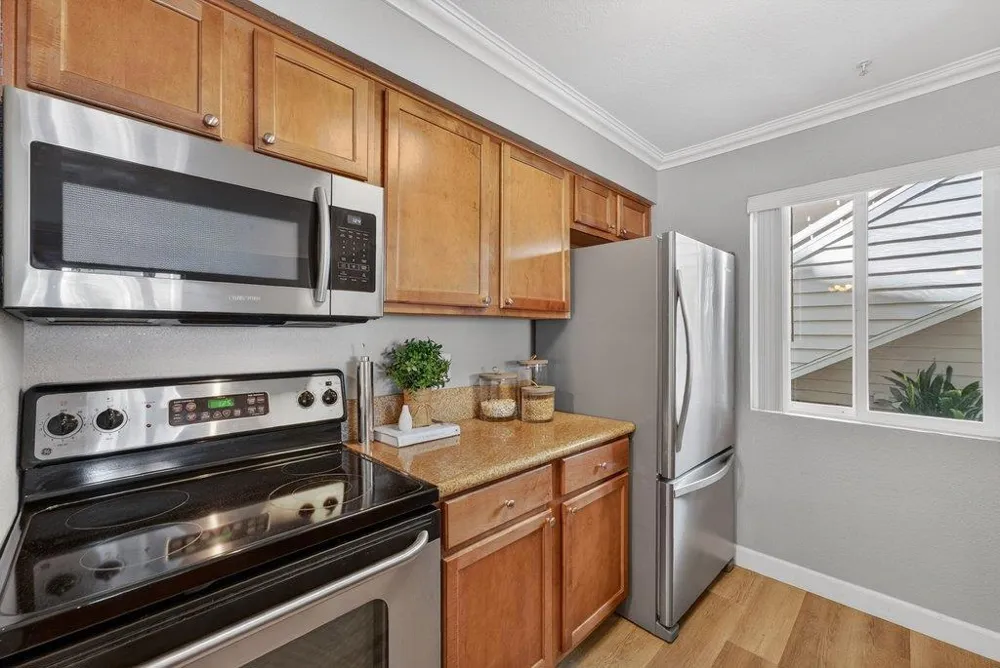 41 Grandview Street #1101 Santa Cruz, CA 95060