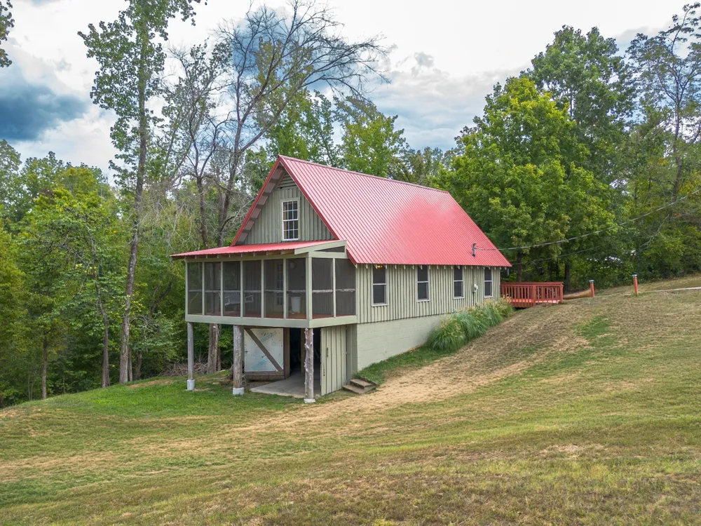 4428 Deer Creek Rd Linden, TN 37096