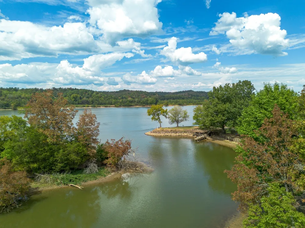 4428 Deer Creek Rd Linden, TN 37096