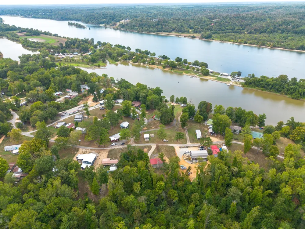 4428 Deer Creek Rd Linden, TN 37096