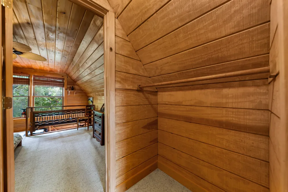 4428 Deer Creek Rd Linden, TN 37096
