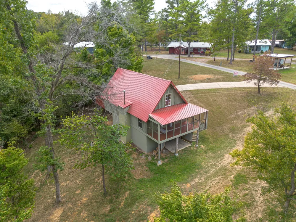 4428 Deer Creek Rd Linden, TN 37096