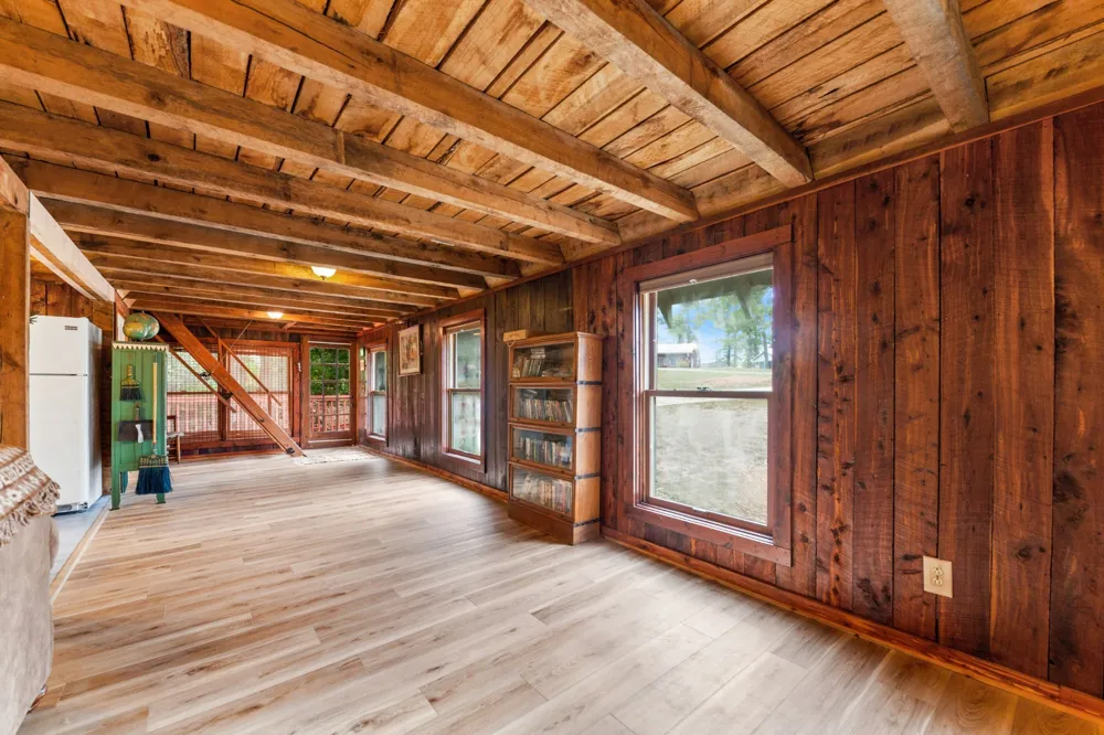 4428 Deer Creek Rd Linden, TN 37096
