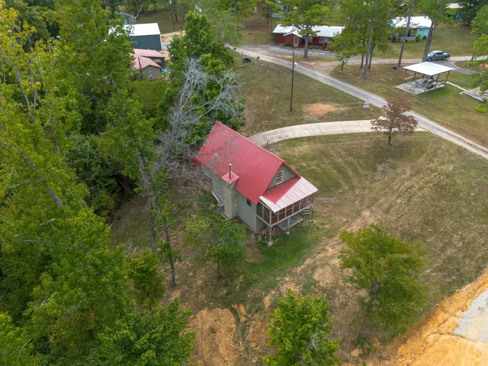 4428 Deer Creek Rd Linden, TN 37096