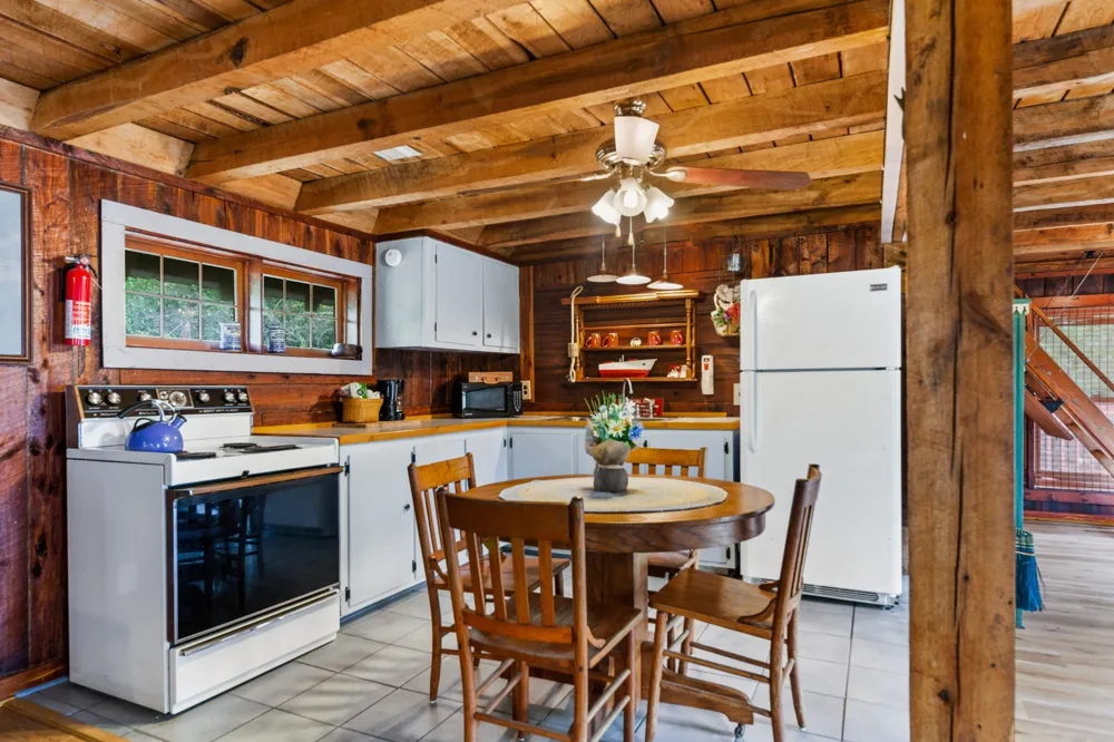4428 Deer Creek Rd Linden, TN 37096