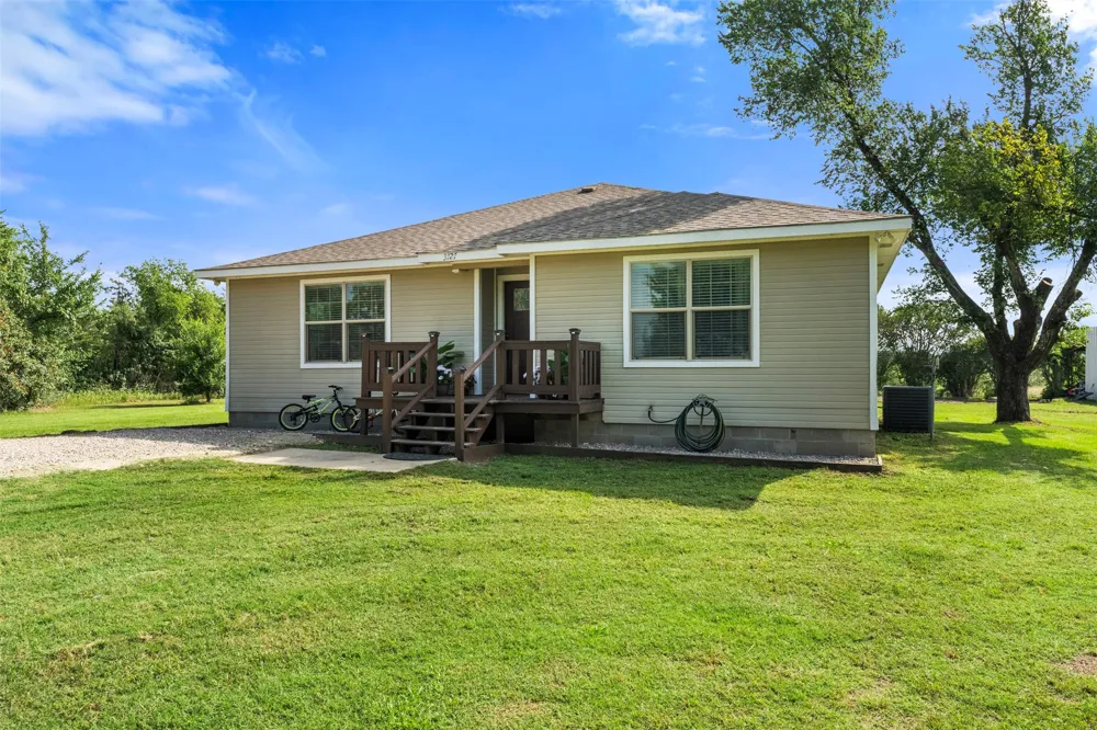 3727 SW County Road 1160 Corsicana, TX 75110