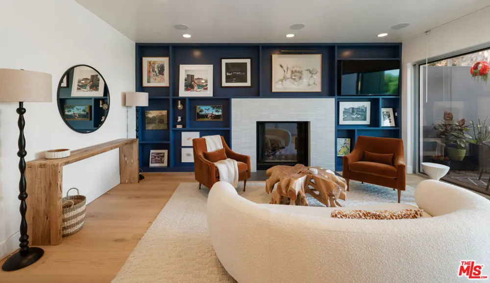 928 Las Lomas Avenue Pacific Palisades, CA 90272