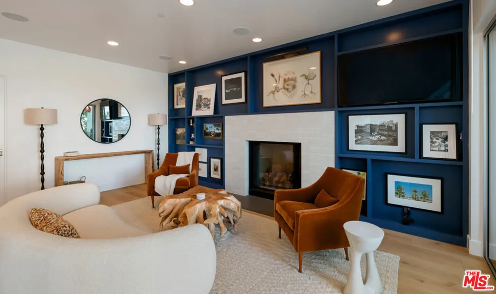 928 Las Lomas Avenue Pacific Palisades, CA 90272