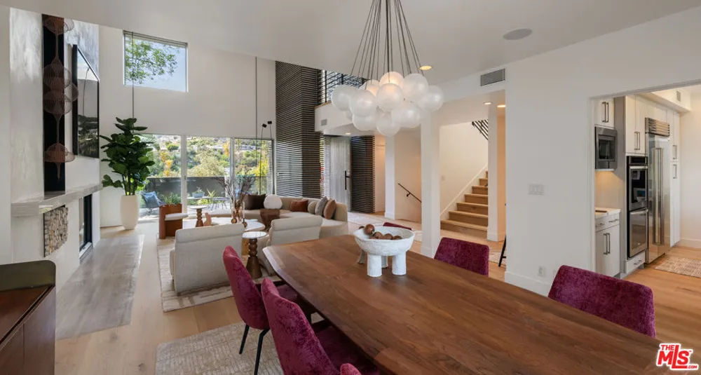928 Las Lomas Avenue Pacific Palisades, CA 90272