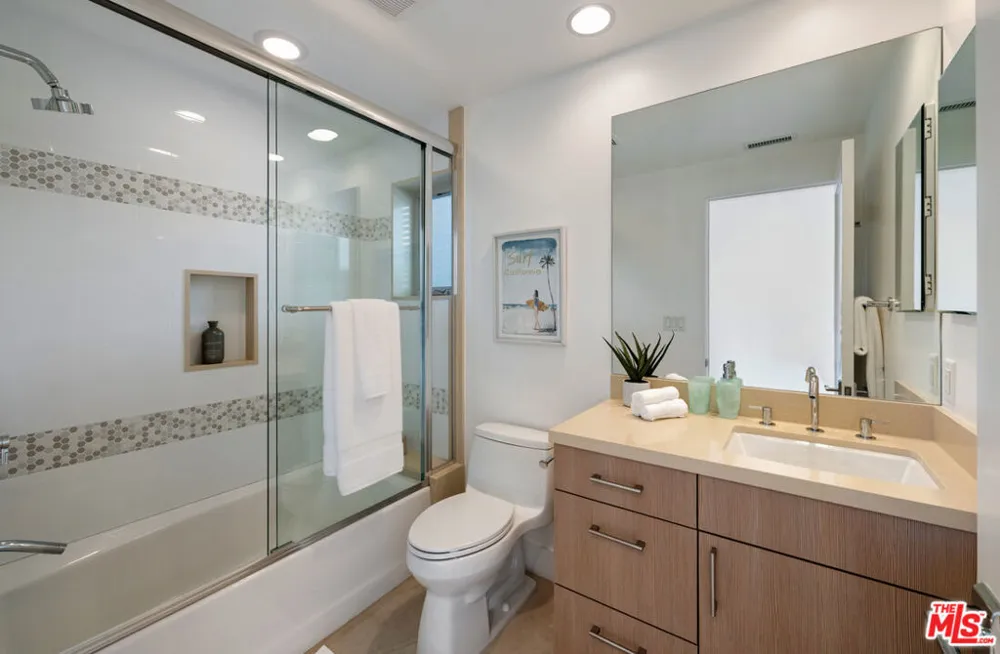 928 Las Lomas Avenue Pacific Palisades, CA 90272