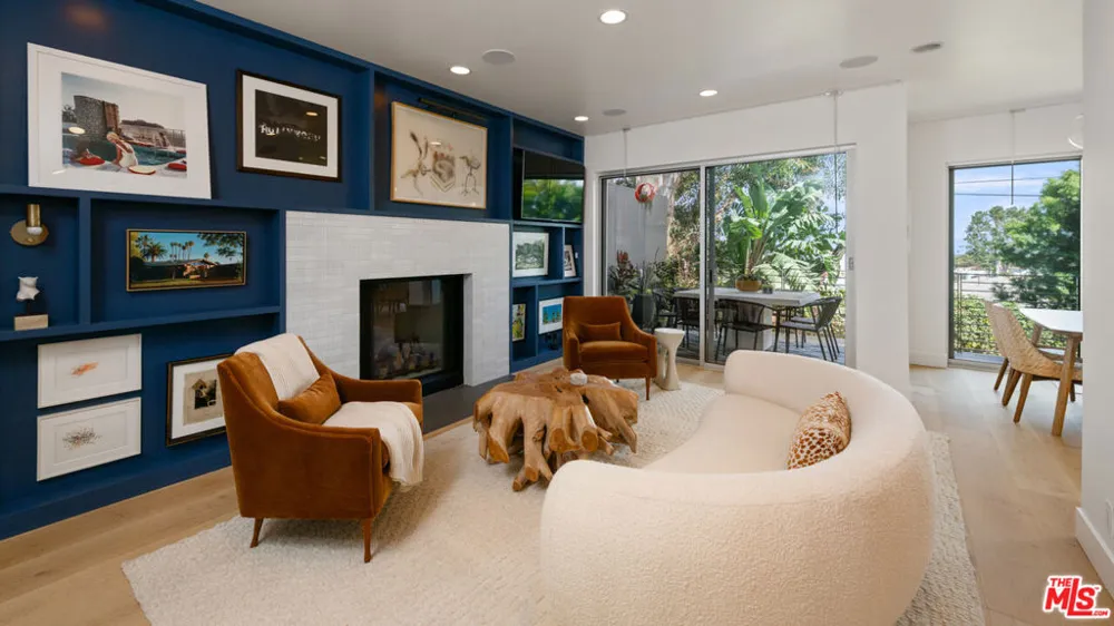 928 Las Lomas Avenue Pacific Palisades, CA 90272