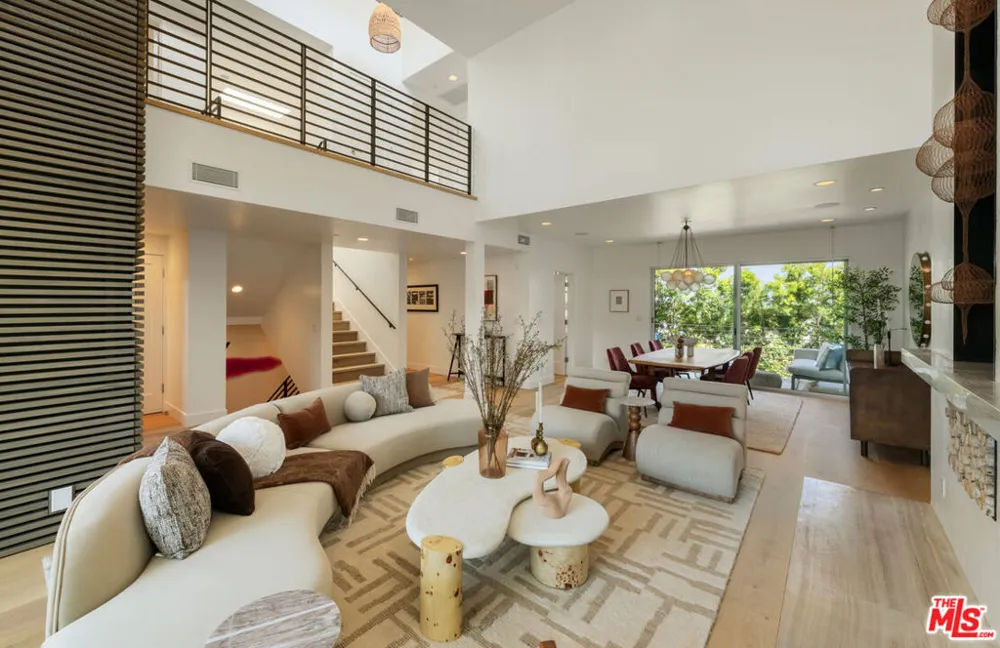 928 Las Lomas Avenue Pacific Palisades, CA 90272