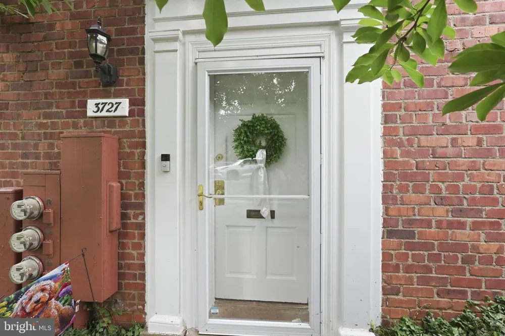 3727 LYONS LANE #3727 Alexandria, VA 22302