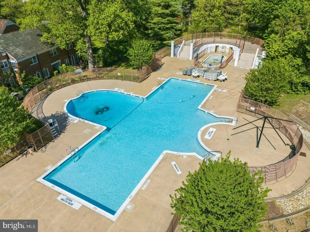 3727 LYONS LANE #3727 Alexandria, VA 22302