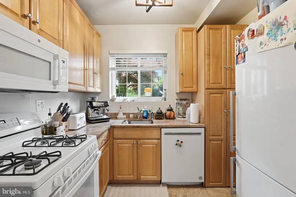 3727 LYONS LANE #3727 Alexandria, VA 22302