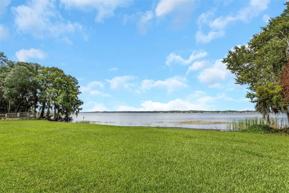 3675 JANUS WAY Palm Harbor, FL 34685