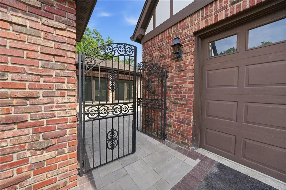 1130 Melbrook Drive Munster, IN 46321