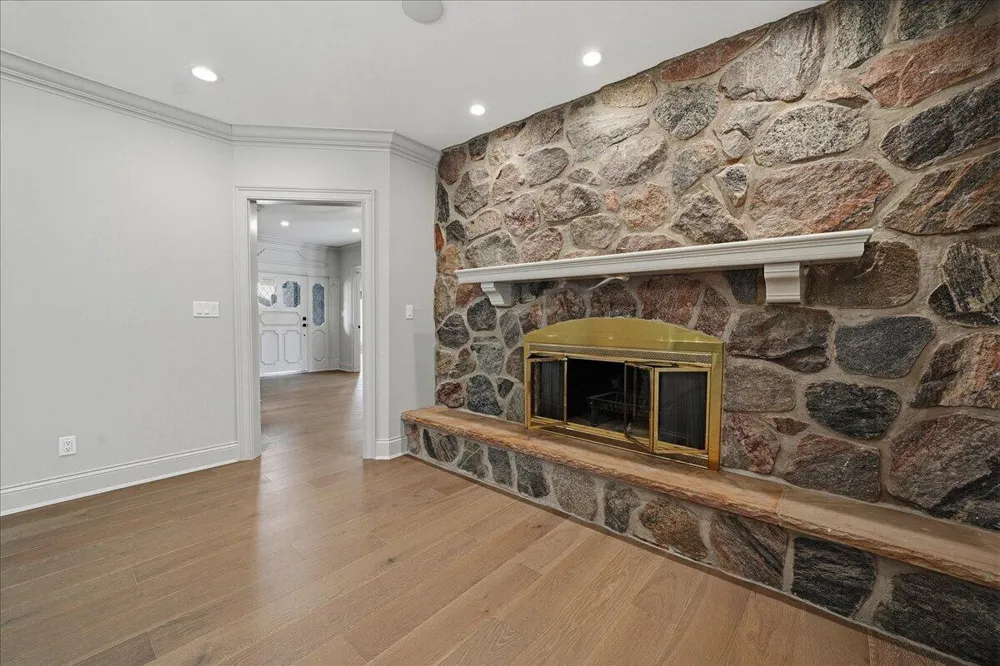 1130 Melbrook Drive Munster, IN 46321