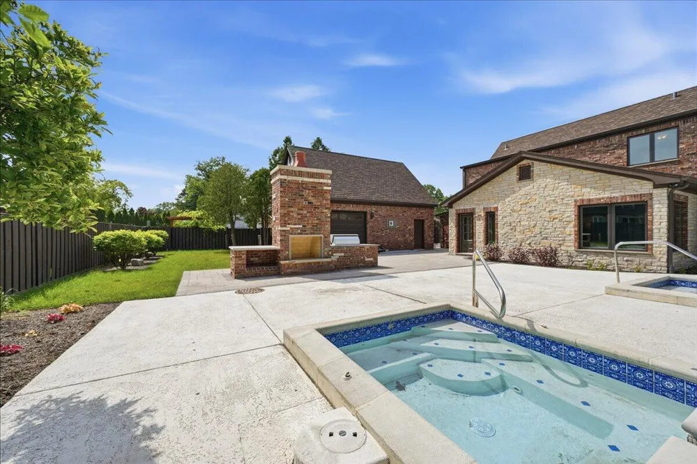 1130 Melbrook Drive Munster, IN 46321