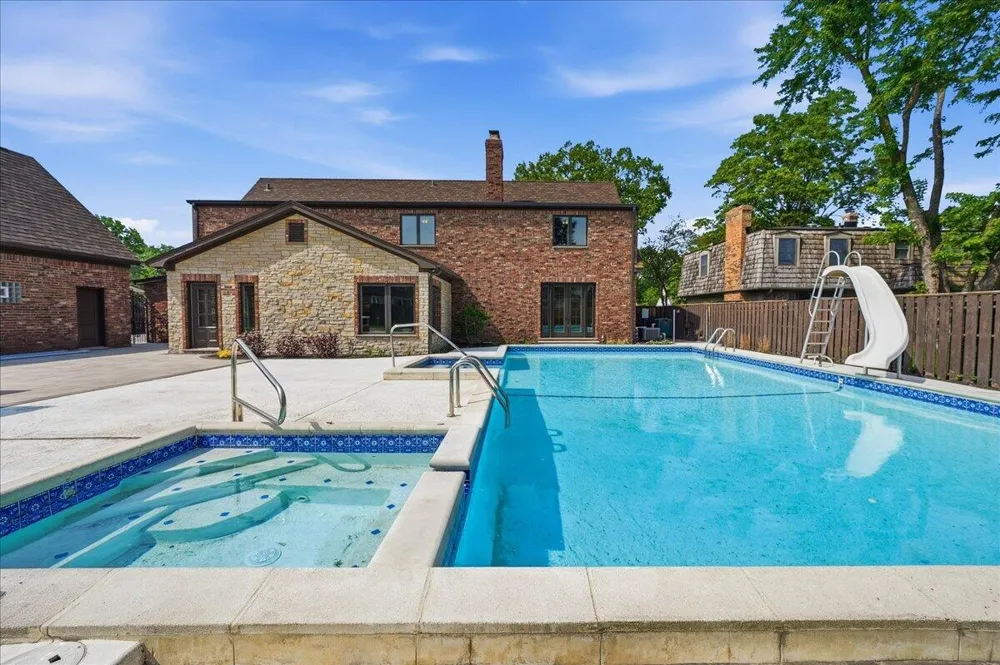 1130 Melbrook Drive Munster, IN 46321