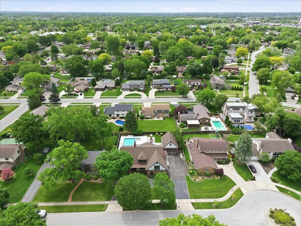 1130 Melbrook Drive Munster, IN 46321