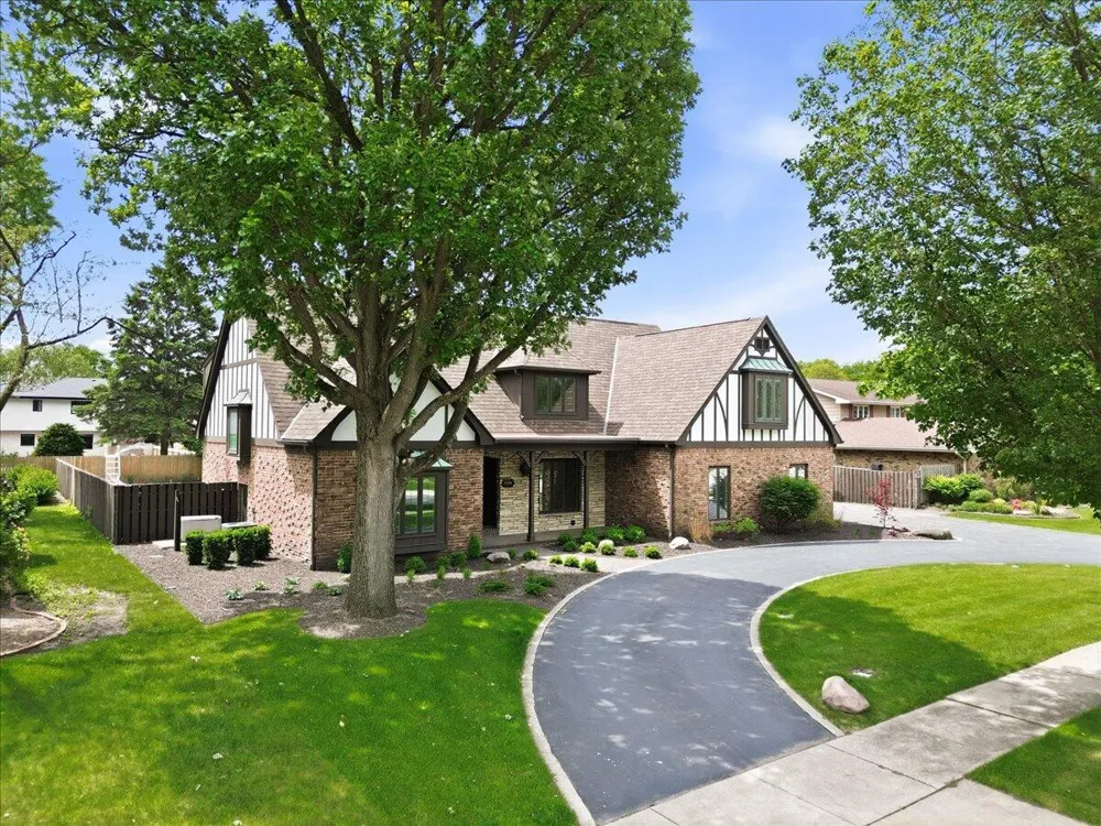 1130 Melbrook Drive Munster, IN 46321