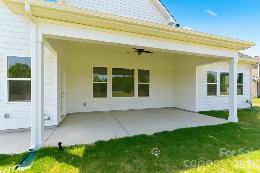 4016 Dahlia Drive Harrisburg, NC 28075