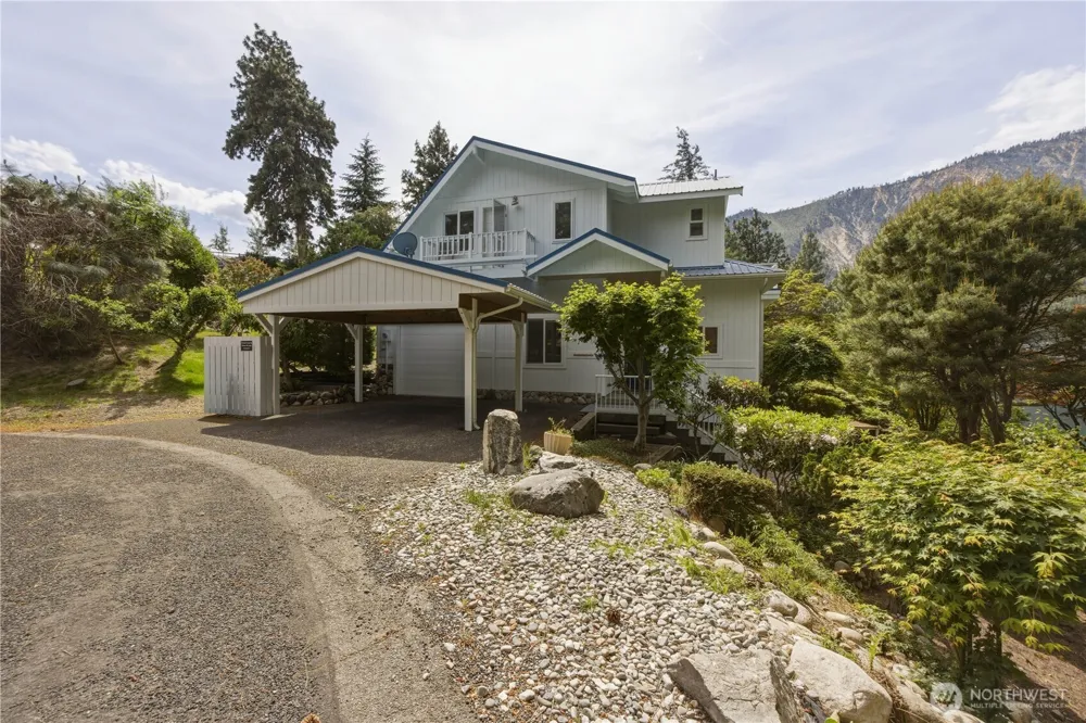 141 Sunset PL Manson, WA 98831