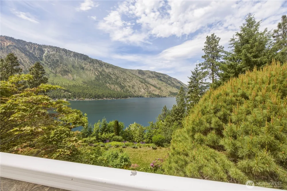 141 Sunset PL Manson, WA 98831