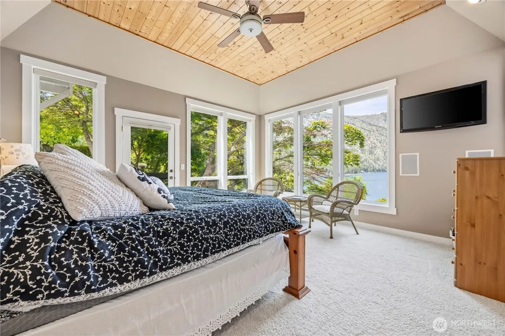 141 Sunset PL Manson, WA 98831