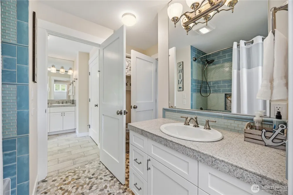 141 Sunset PL Manson, WA 98831
