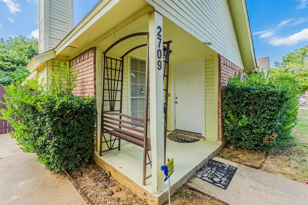 2709 Brittany Drive Euless, TX 76039