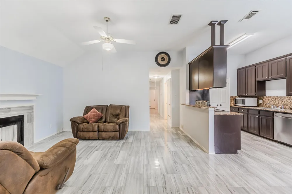 2709 Brittany Drive Euless, TX 76039