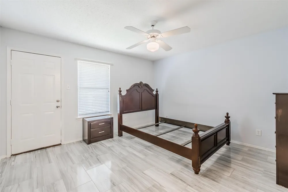 2709 Brittany Drive Euless, TX 76039